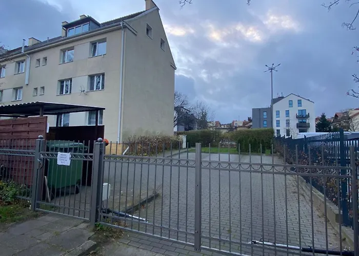 Kameralne całe mieszkanie 31m2 z prywatnym darmowym parkingiem